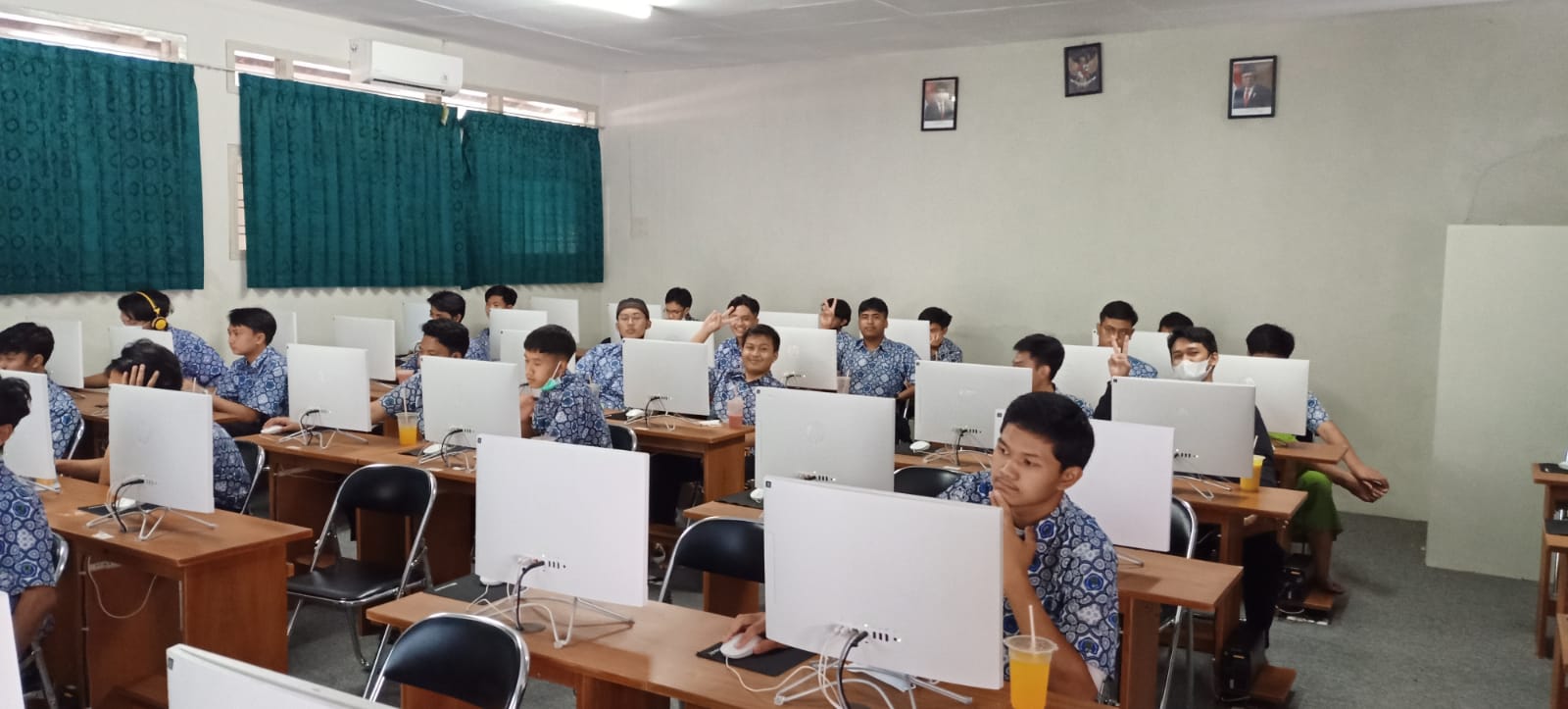 Laboratorium MIPA, Komputer dan Bahasa